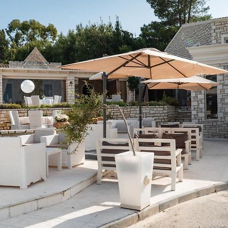 Neptune Sea House - Beachfront Agios Spyridon  Bagian luar foto