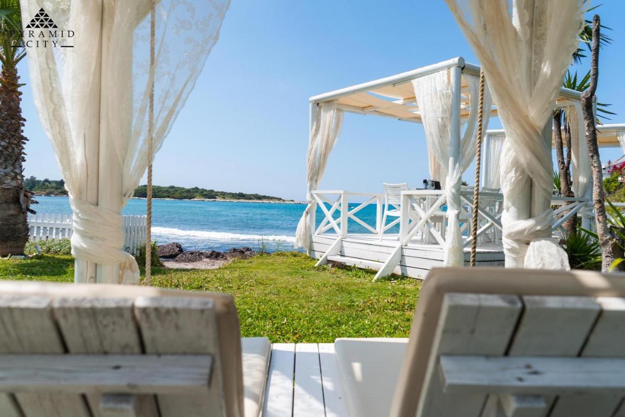 Neptune Sea House - Beachfront Agios Spyridon  Bagian luar foto