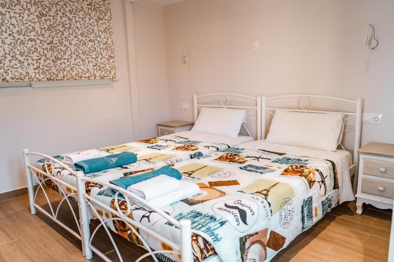 Neptune Sea House - Beachfront Agios Spyridon  Bagian luar foto